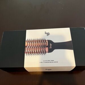L’ange hair dryer brush